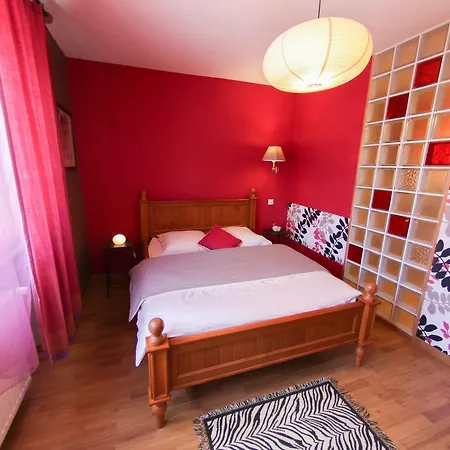 Vakantiehuis Domaine Du Port Sainte Marie Maizieres-les-Vic